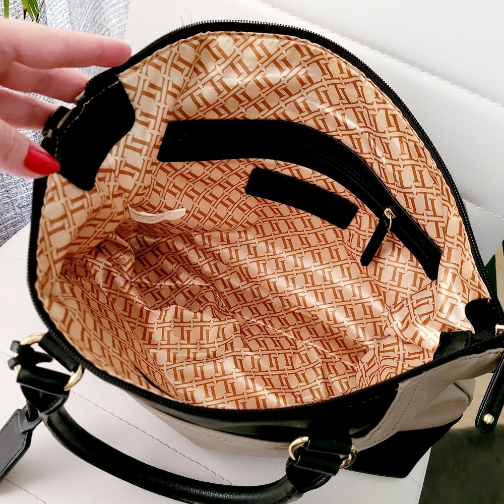 Tignanello Handbag ❤ - Picture 6 of 7